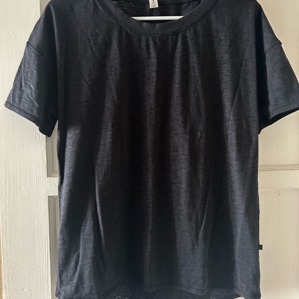 Lululemon Tshirt